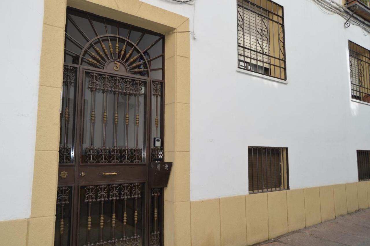 Puerta Sevilla Parking Gratis Cordoba Exterior photo